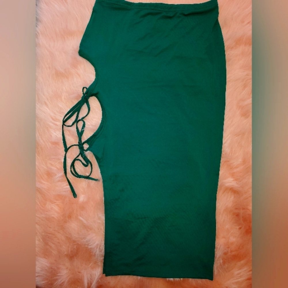 Bodycon side cut out strapless dress